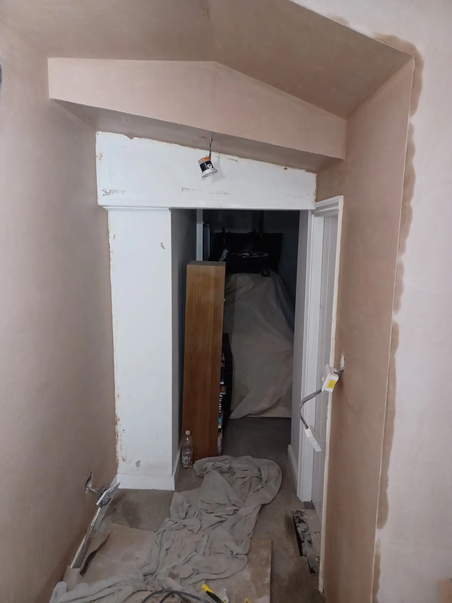 drew s decorating surrey 2 - Drew's Plastering and Decorating